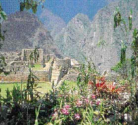 Seores polticos y autoridades: nuestra biodiversidad reclama la creacin de nuevas zonas de reserva intangibles, y mejorar las defensas de las existentes como Machu Picchu. 