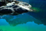 Detalle de beltos reflejos en la laguna de Churup.  Jorge Yamamoto